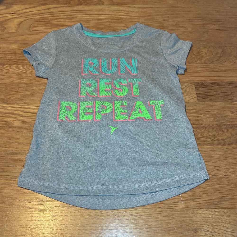 Girls activewear top